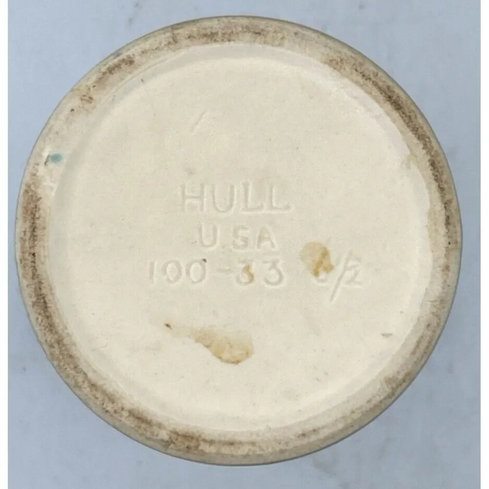 Vintage Hull Tulip Pottery Vase #100-33- 6 1/2